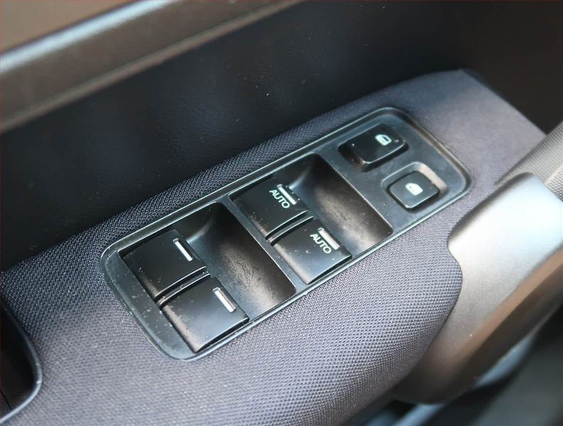 Honda CR-V (2010) Elegance 2.0 i, 4X4 - fotka 12 z 15