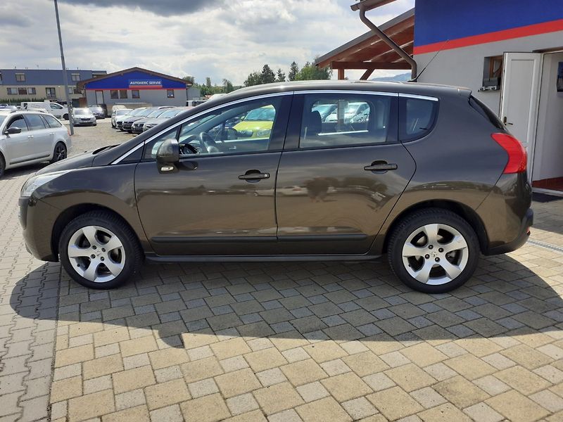 Peugeot 3008 (2010) 1.6 i 88 kW - fotka 6 z 26