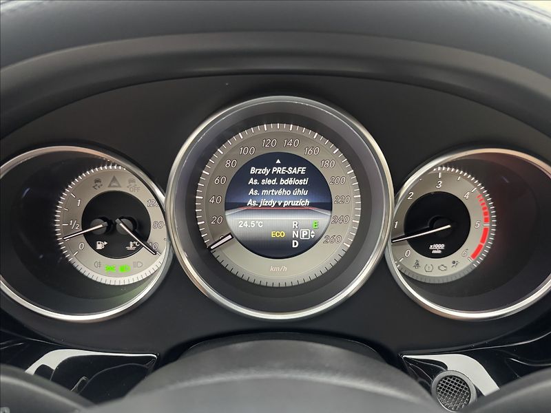 Mercedes-Benz CLS 3,0 DPH 4X4 H/K AMG LED ACC ČR - fotka 16 z 59