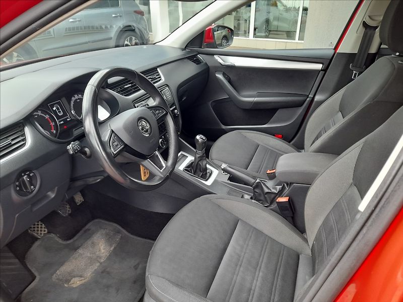 Škoda Octavia 1,5 TSi Ambition - fotka 9 z 18