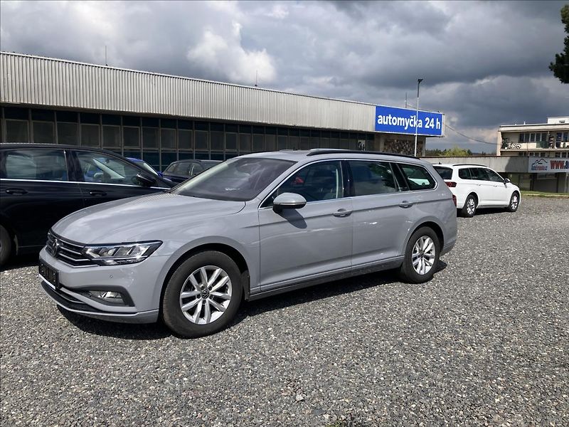 Volkswagen Passat 2,0 PANORAMA,KEYLESS,EL.KUFR - fotka 4 z 29
