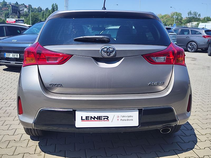 Toyota Auris 1.6 Valvematic/97kW Active - fotka 6 z 24