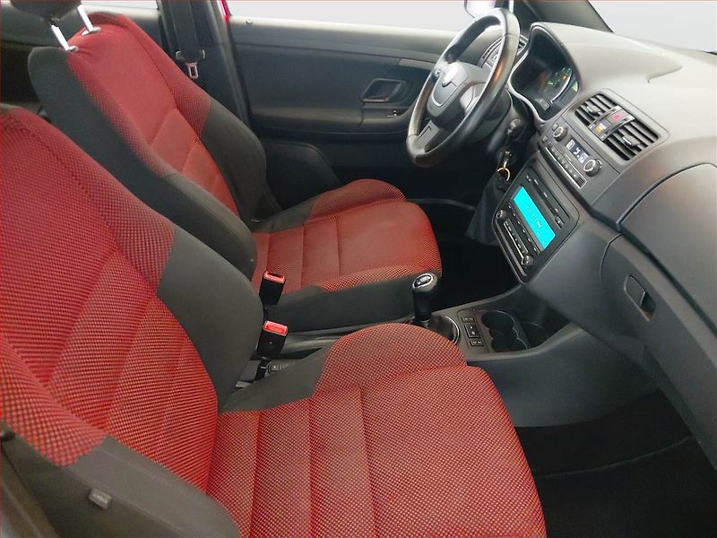 Škoda Fabia (2012) Monte Carlo 1.2 TSI, Tempomat - fotka 9 z 14