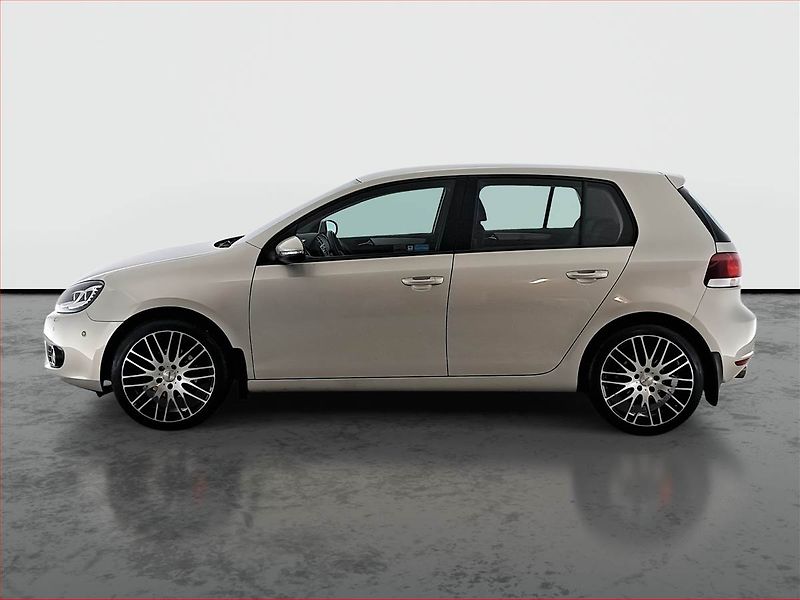 Volkswagen Golf (2011) Highline 1.2 TSI, Serv.kniha - fotka 3 z 17