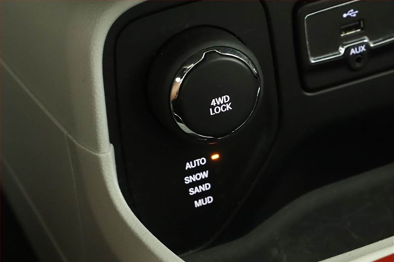 Jeep Renegade (2017) 1.4 MultiAir, 4X4, Automat - fotka 17 z 18