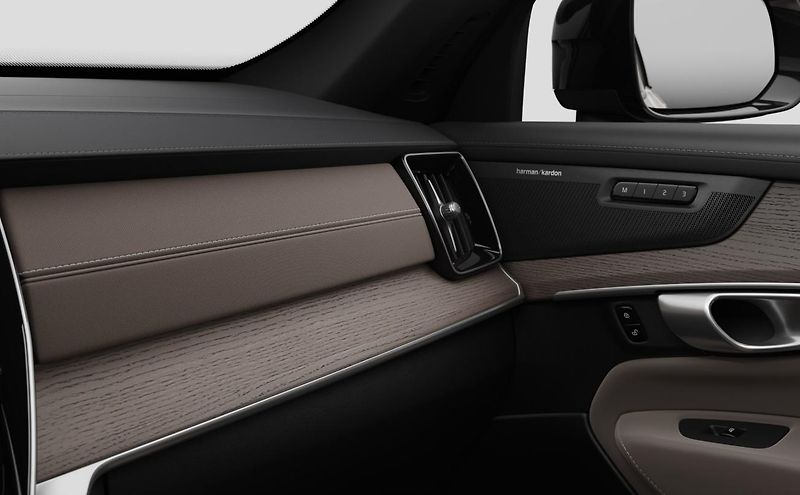 Volvo XC90 (2026) B5 AWD PLUS BRIGHT - fotka 13 z 17