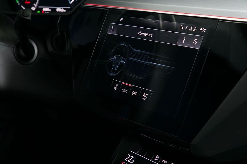 Audi e-tron 55 300kW Tažné HUD NightVision - fotka 30 z 50
