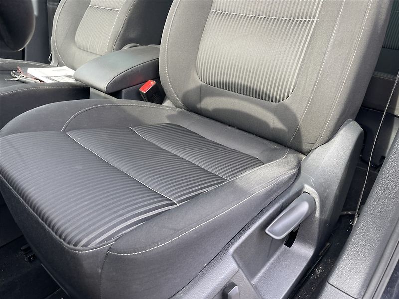 Seat Alhambra 1,4 TSi 110kw Automat 7míst GP - fotka 19 z 33