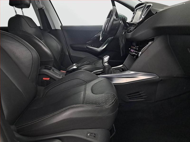 Peugeot 2008 (2014) 1.6 VTi, Navi, Tempomat - fotka 9 z 18