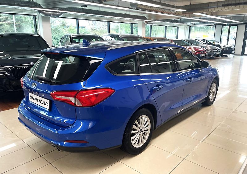 Ford Focus Titanium 1,5Ecoblue REZERVACE - fotka 6 z 29