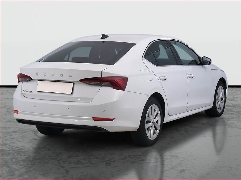 Škoda Octavia (2023) 2.0 TDI, ČR,1.maj, Kůže - fotka 5 z 19