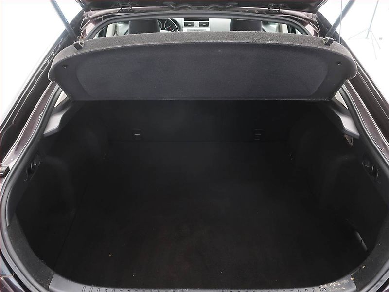 Mazda 6 (2008) 2.0, po STK, rezervace - fotka 14 z 17