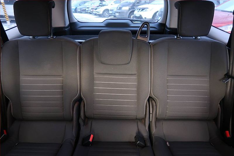 Renault Grand Scénic (2015) 1.5 dCi, Automat, Navi - fotka 10 z 21