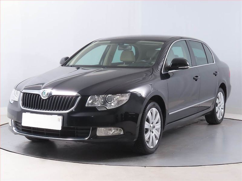 Škoda Superb (2011) Elegance 3.6 FSI V6, 4X4 - fotka 2 z 15