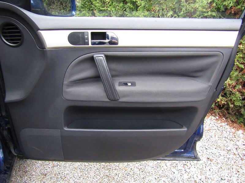 Volkswagen Touareg (2004) 2.5 TDI 128kW AUTOMAT - fotka 25 z 35