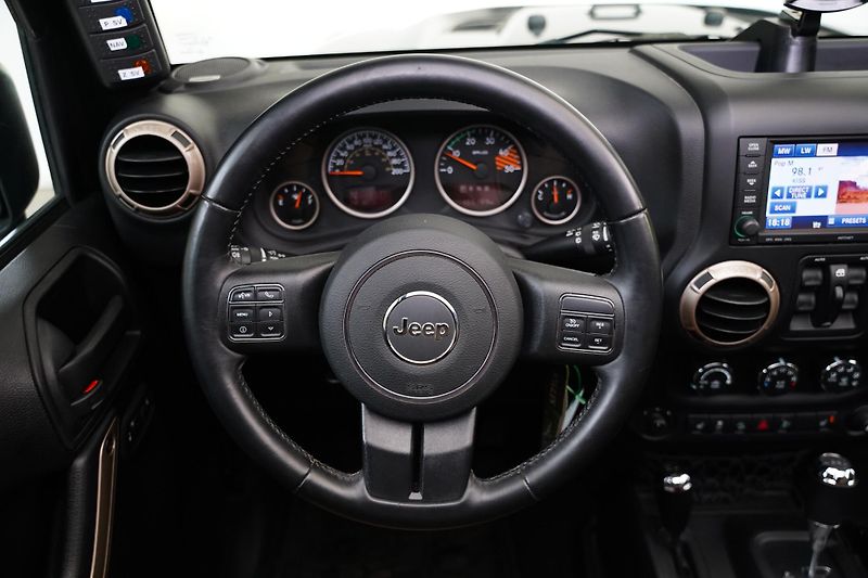 Jeep Wrangler - fotka 18 z 28