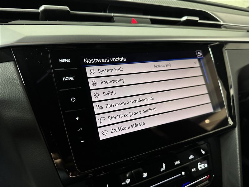 Volkswagen Arteon Shooting Brake 1,4 TSi  DSG eHybrid R-line 36 - fotka 30 z 48
