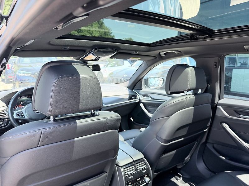 BMW Řada 5 530d Touring, Natáčecí náprava - fotka 25 z 26