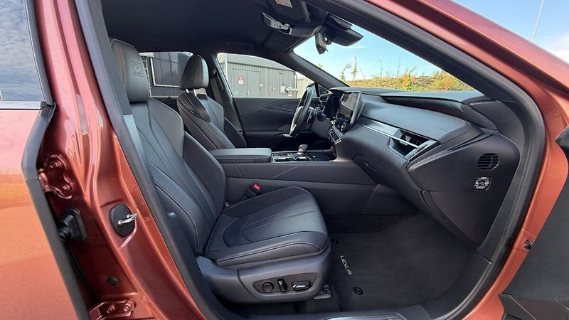 Lexus RX 500H 2,4 HEV F SPORT PLUS - fotka 11 z 26