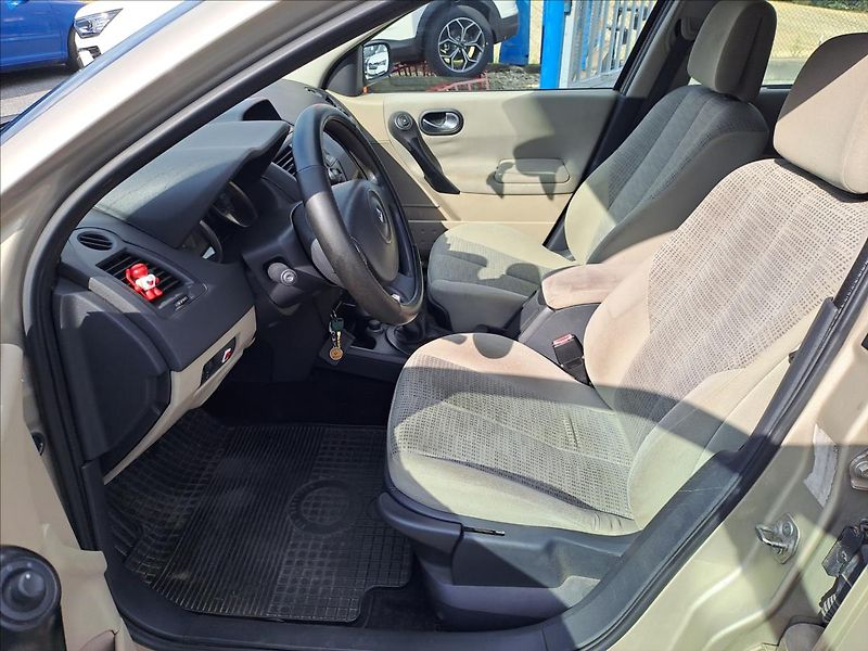 Renault Mégane 1,5 DCI KLIMA,NOVÉ ROZVODY - fotka 5 z 12