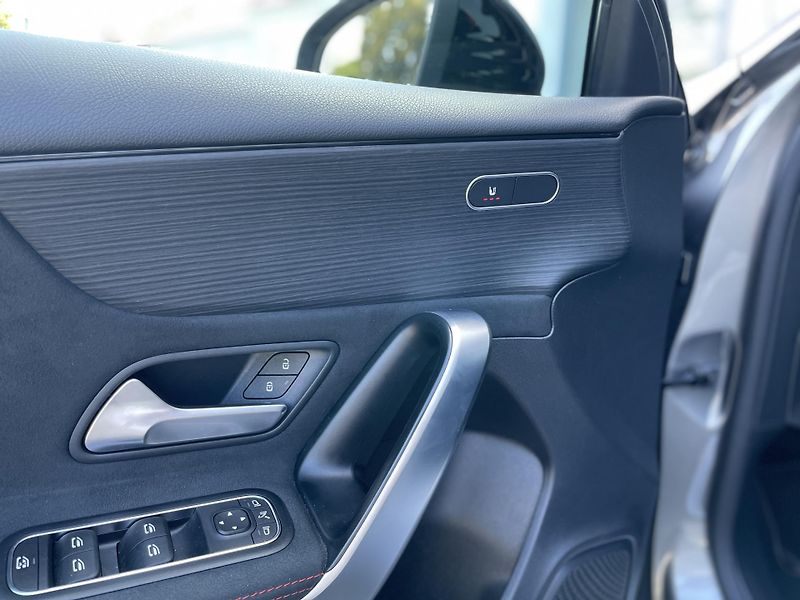 Mercedes-Benz Třídy A 200d AMG - fotka 13 z 26