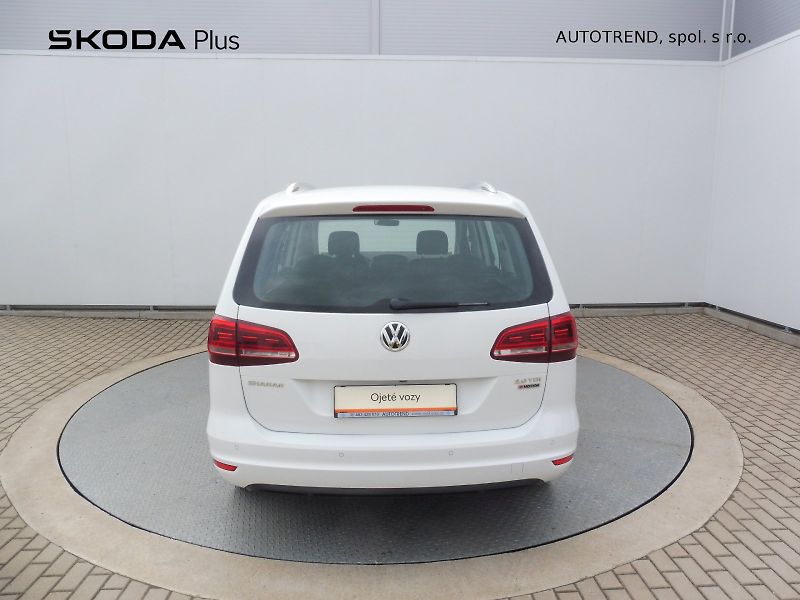 Volkswagen Sharan (2015) Highline 2,0 TDI 110kW 4MOTION - fotka 23 z 26