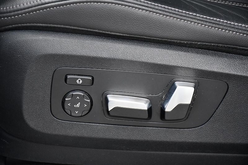 BMW X5 xDrive30d PANO TAŽNÉ 2XALU - fotka 40 z 42