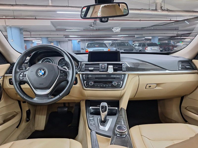 BMW Řada 3 (2013) - fotka 2 z 19