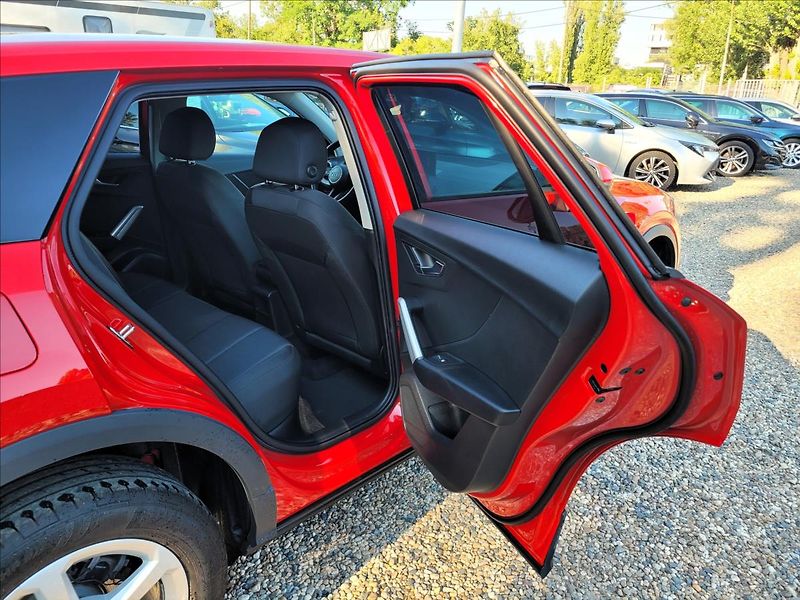 Audi Q2 1,5 AUT,TFT,Výhř,digiAC,navi - fotka 13 z 41