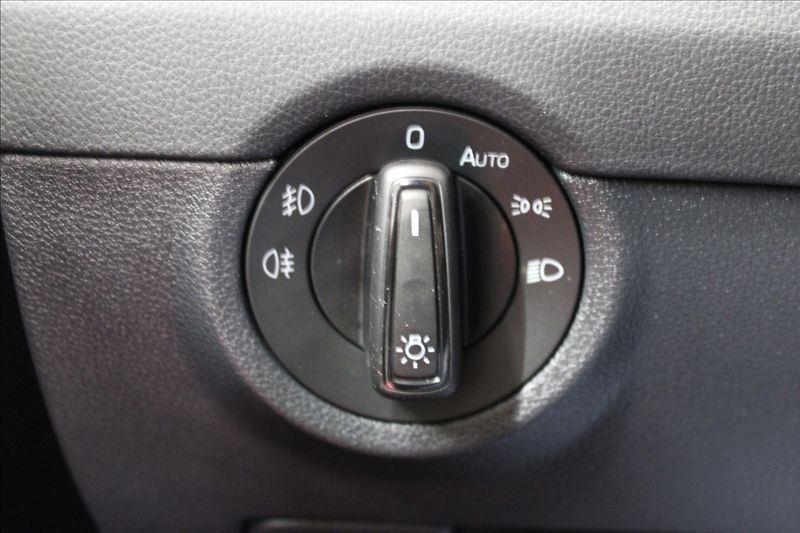 Škoda Octavia 2,0 TDI RS DSG 4x4 virtual pan - fotka 15 z 33