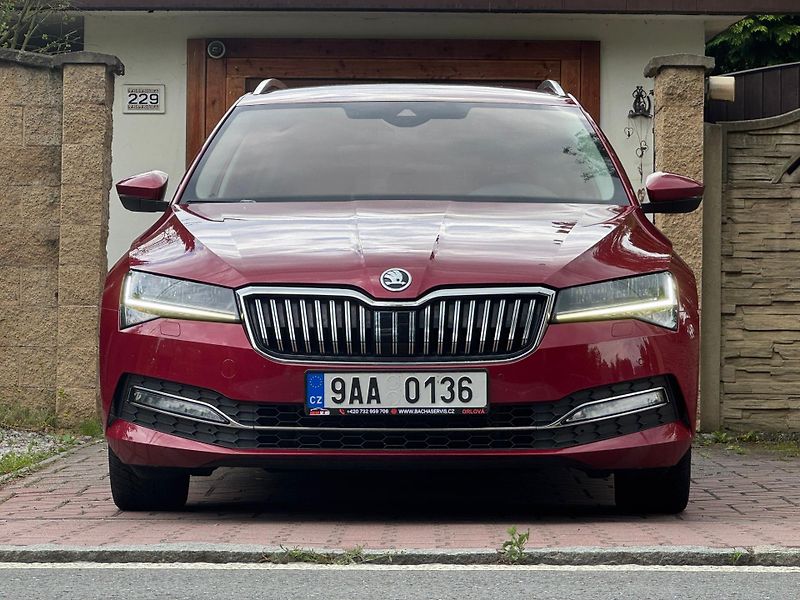 Škoda Superb 2.0TDi F.LED, KAMERA, EL.TAŽNÉ - fotka 2 z 26