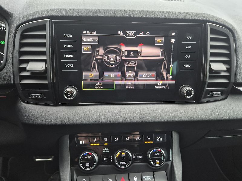 Škoda Karoq SPORTLINE 110kw 4x4 DSG   - fotka 29 z 47