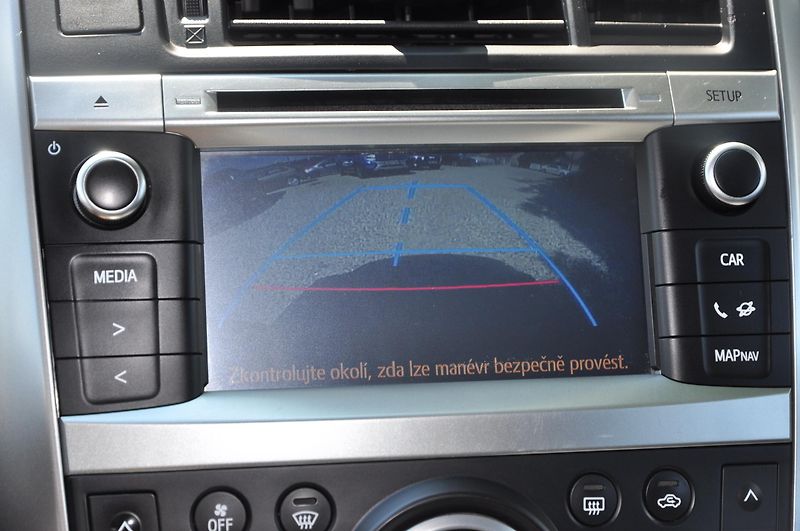 Toyota Verso 1.8 ValveMatic 108kW 7.míst - fotka 12 z 18