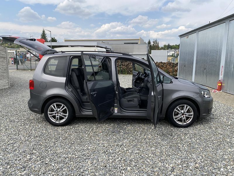 Volkswagen Touran 2.0TDi 140PS DSG TAŽNÉ - fotka 36 z 47
