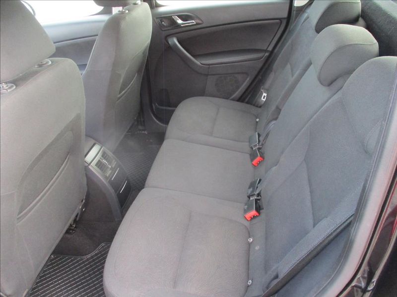 Škoda Yeti 1,2 TSI, klima, servis, tažné, - fotka 11 z 26