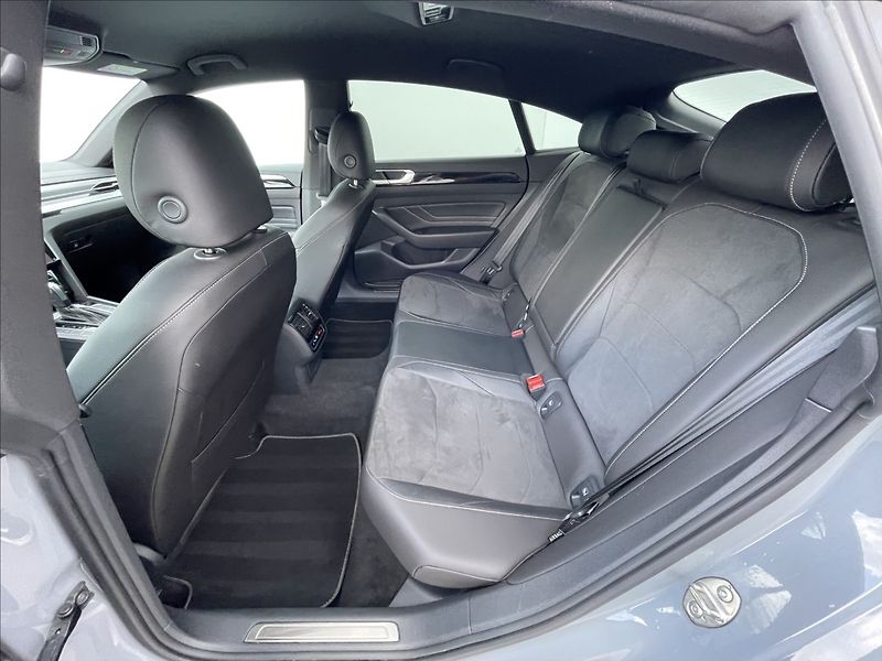 Volkswagen Arteon 2,0 TSI DSG R-Line Kamera - fotka 16 z 24