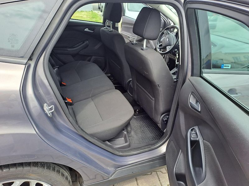Ford Focus (2015) 1,0 EB 92kW TREND NOVÉ ROZVODY - fotka 19 z 25