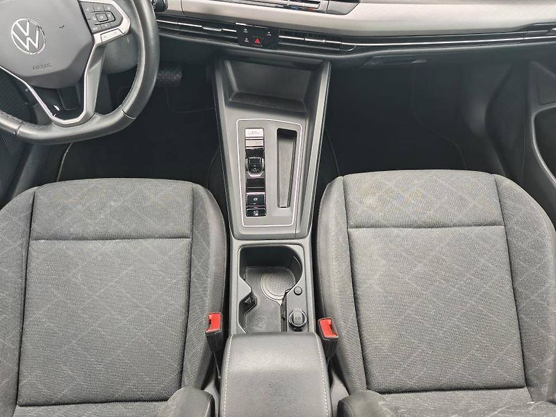 Volkswagen Golf Life 7DSG 1,5 eTSI - fotka 9 z 22