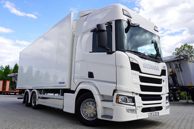 Scania (2021) R500 6x2 / KRONE 19 EPAL - fotka 8 z 24