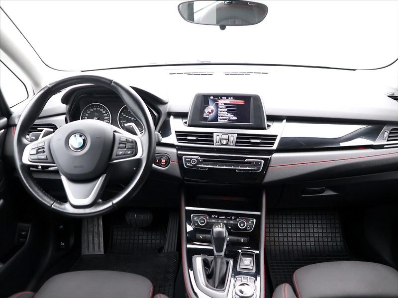 BMW Řada 2 2,0 218da 110kW Sport line CZ - fotka 27 z 34
