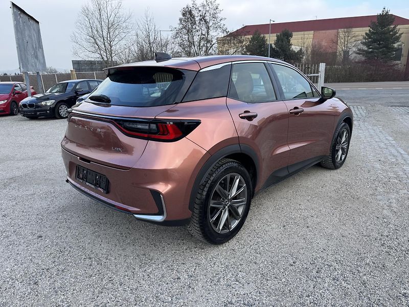 Lexus LBX (2025) 1.5 hybridní/Benzín ELEGANT T. - fotka 8 z 28