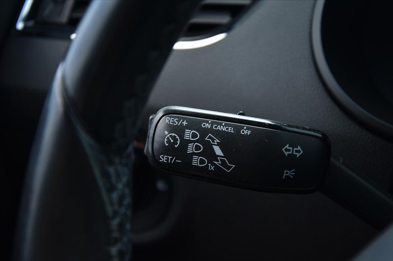 Škoda Octavia 1.6 TDI 85kW DSG STYLE ČR - fotka 17 z 24
