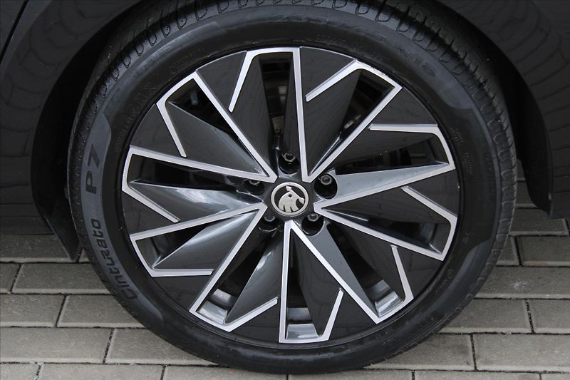 Škoda Superb 2.0 TDI 140kW L&K 4X4 TAŽNÉ - fotka 9 z 31