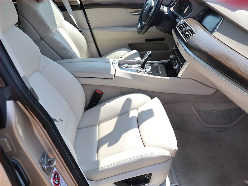 BMW Řada 5 (2010) 530d GT, Automat, Kůže, Navi - fotka 9 z 26
