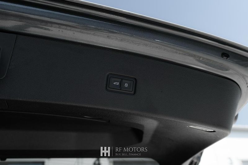 Audi SQ8 (2022) 4.0 TFSI 373kW quattro - fotka 15 z 44