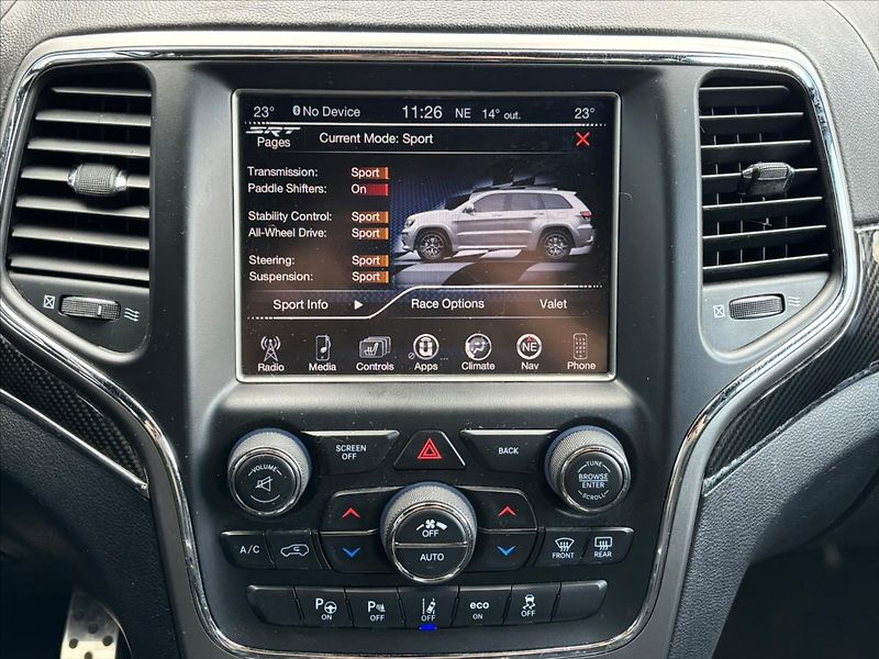 Jeep Grand Cherokee 6,4 SRT  6,4 V8 Hemi - fotka 19 z 30