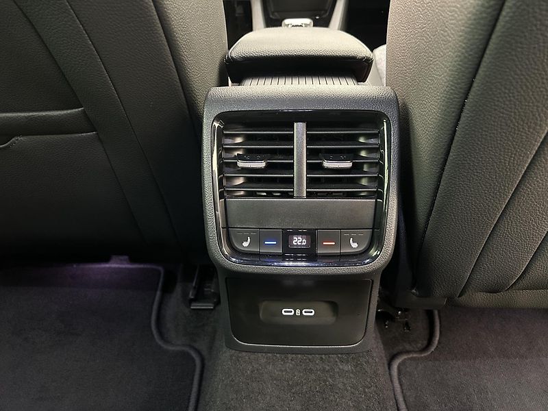 Škoda Octavia 2.0 TDI SportLine - fotka 25 z 29