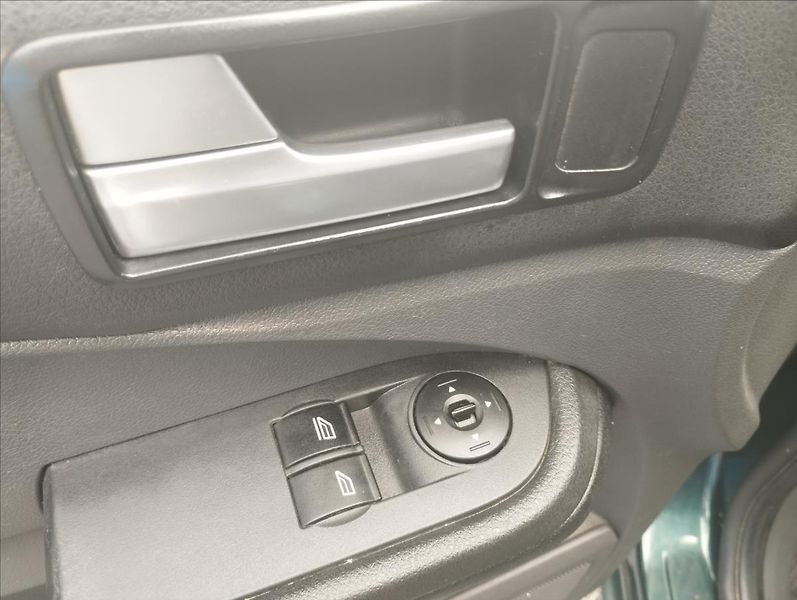 Ford C-MAX 1,6 74 KW - fotka 14 z 15