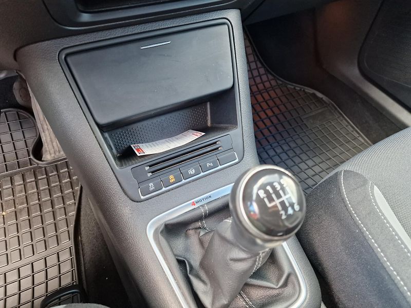 Volkswagen Tiguan 2,0TDI 4x4 LIFE NAVI TZ - fotka 14 z 19