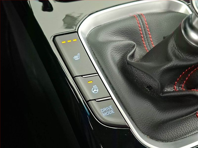 Hyundai i30 (2025) 1.5 T-GDI MHEV 48V, N- Line - fotka 16 z 20